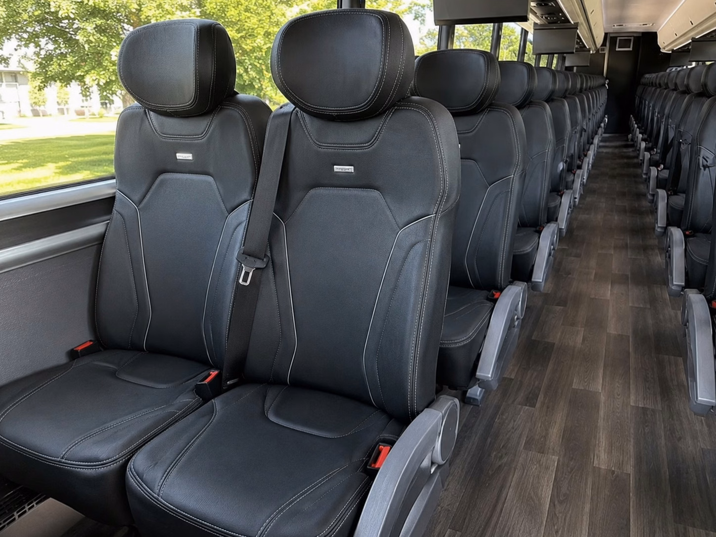 corporate group shuttles to minnesota timberwolves and lynx games at target center