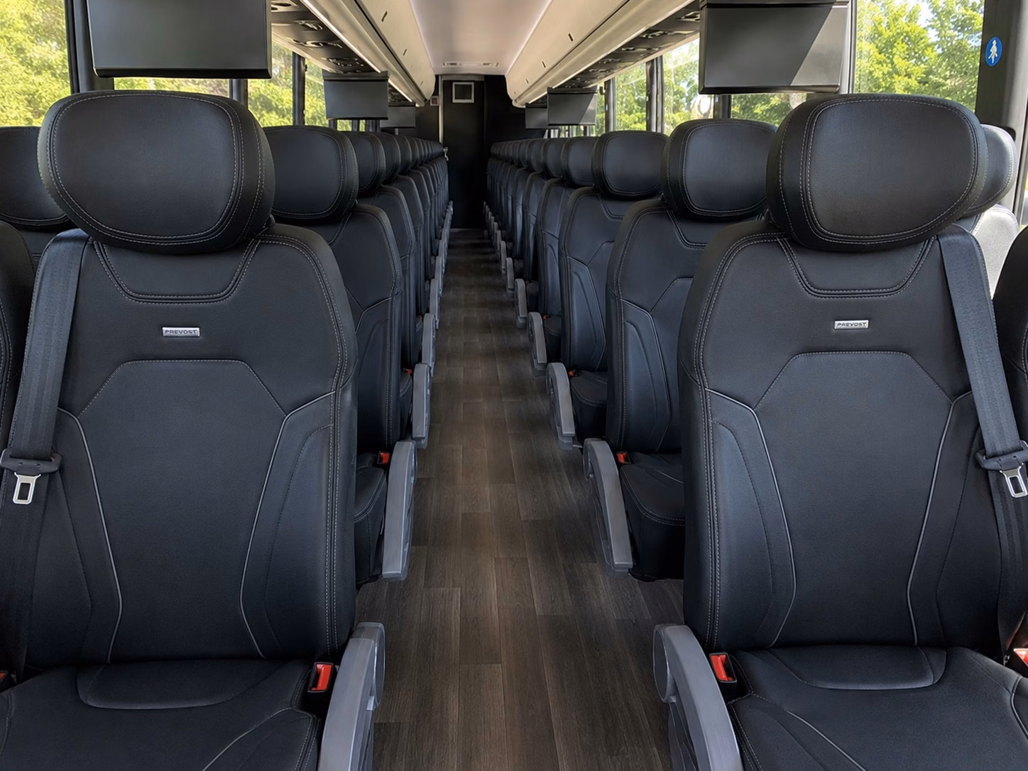 guest shuttle buses between minneapolis hotels and your wedding venue