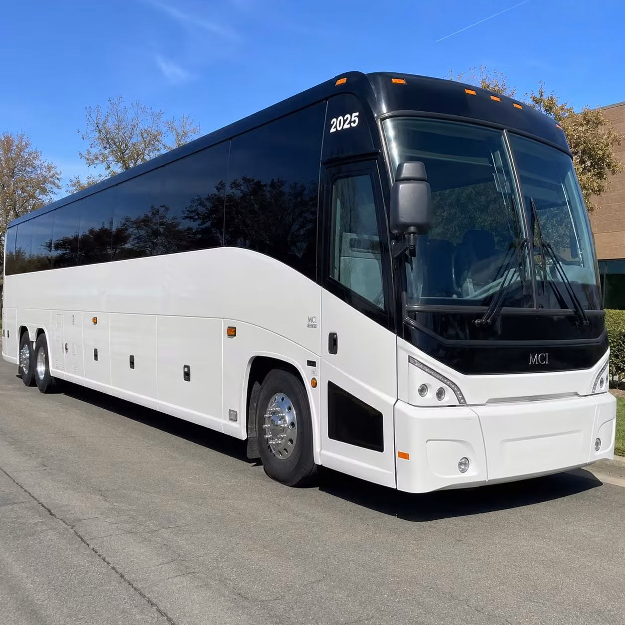 minneapolis charter bus rental