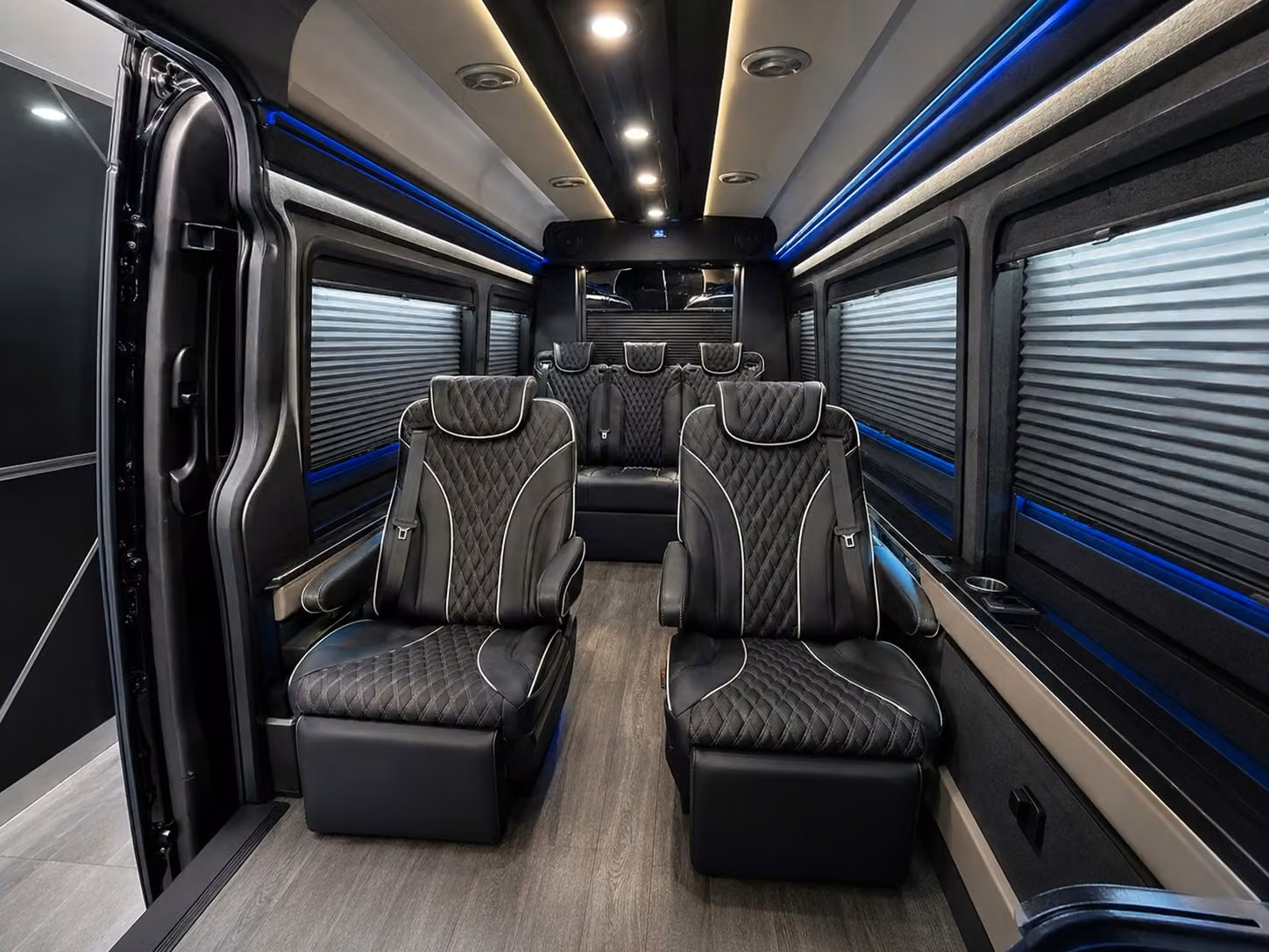 never get stuck with one fleet for your minneapolis airport bus rental